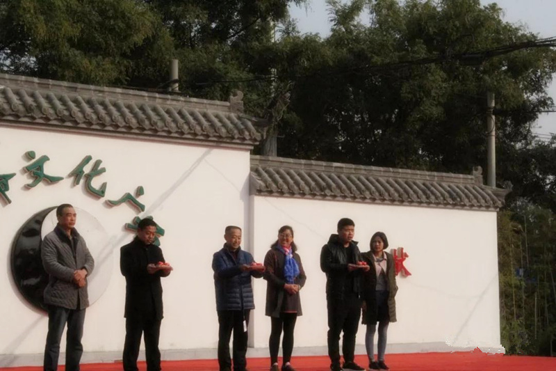 升烟火为家人送温暖