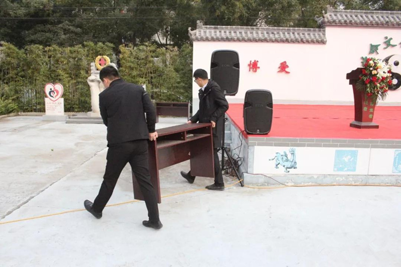 工作中的小伙伴