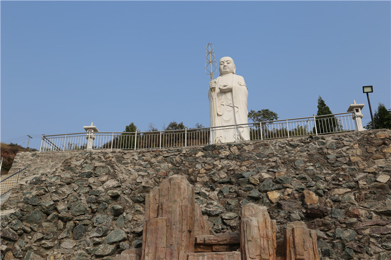 天安堂公墓地藏王菩萨