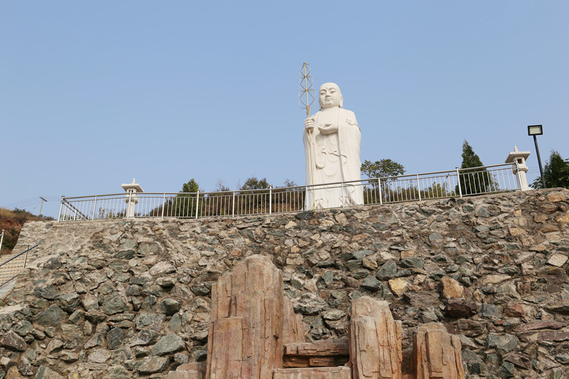 天安堂公墓地藏王菩萨