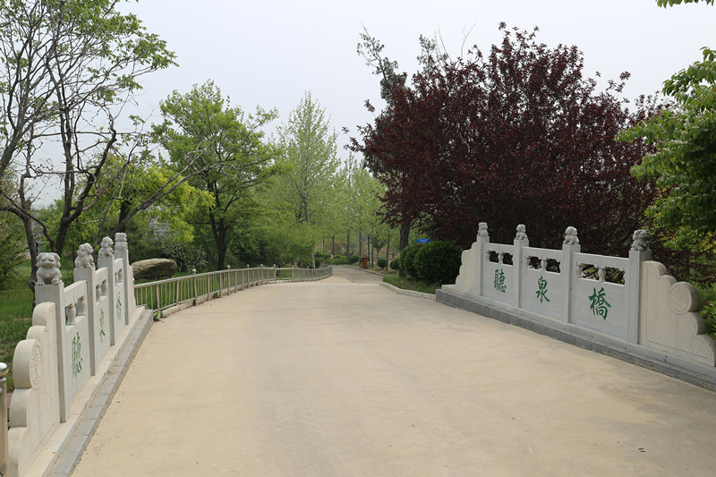 神岩山公墓听泉桥