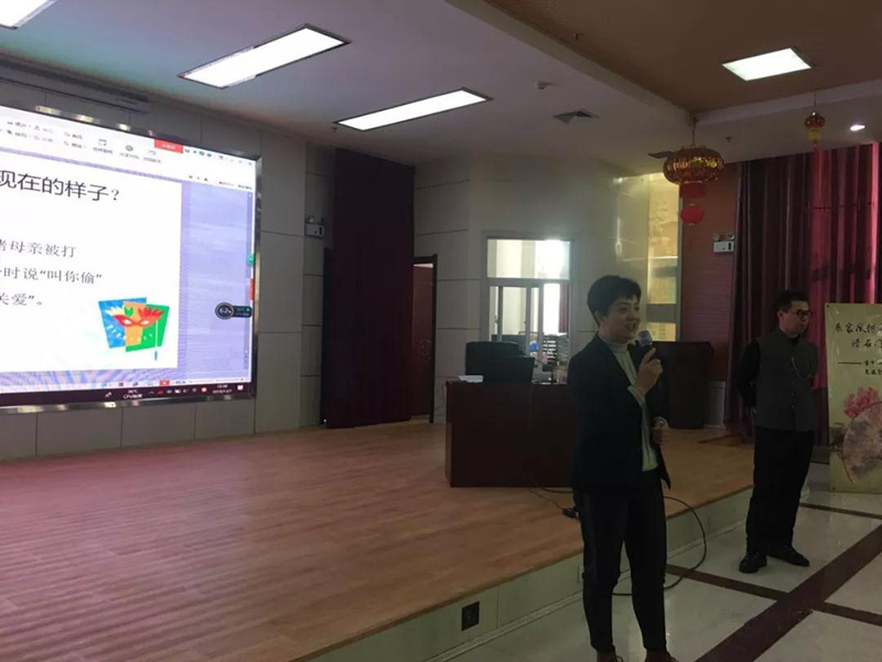 石家庄老年养护院工会主席刘艳华女士