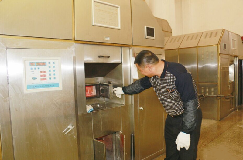 苏永涛工作中