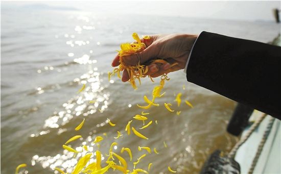 魂归大海,思念永存