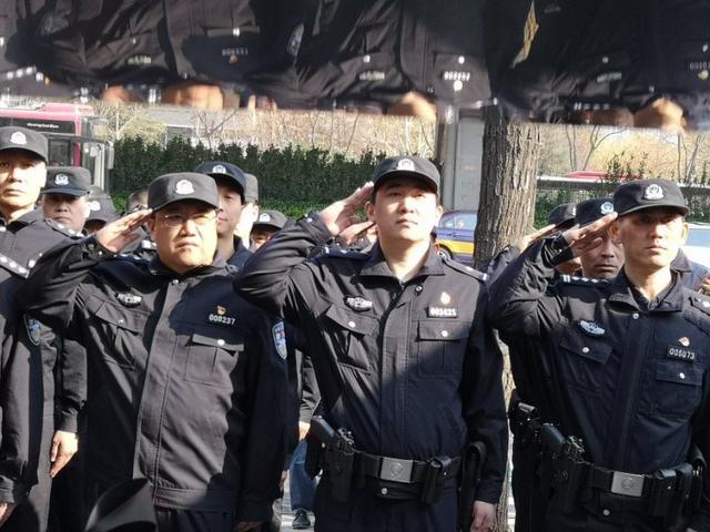 敬礼